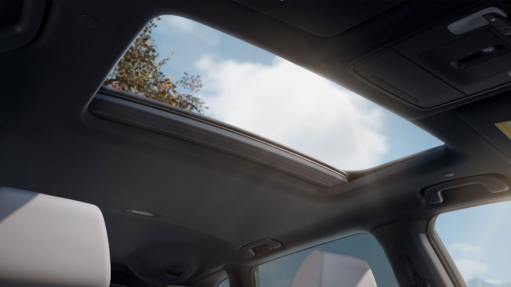 MY23 CR V Feature Blade Interior Amenities One Touch Power Moonroof